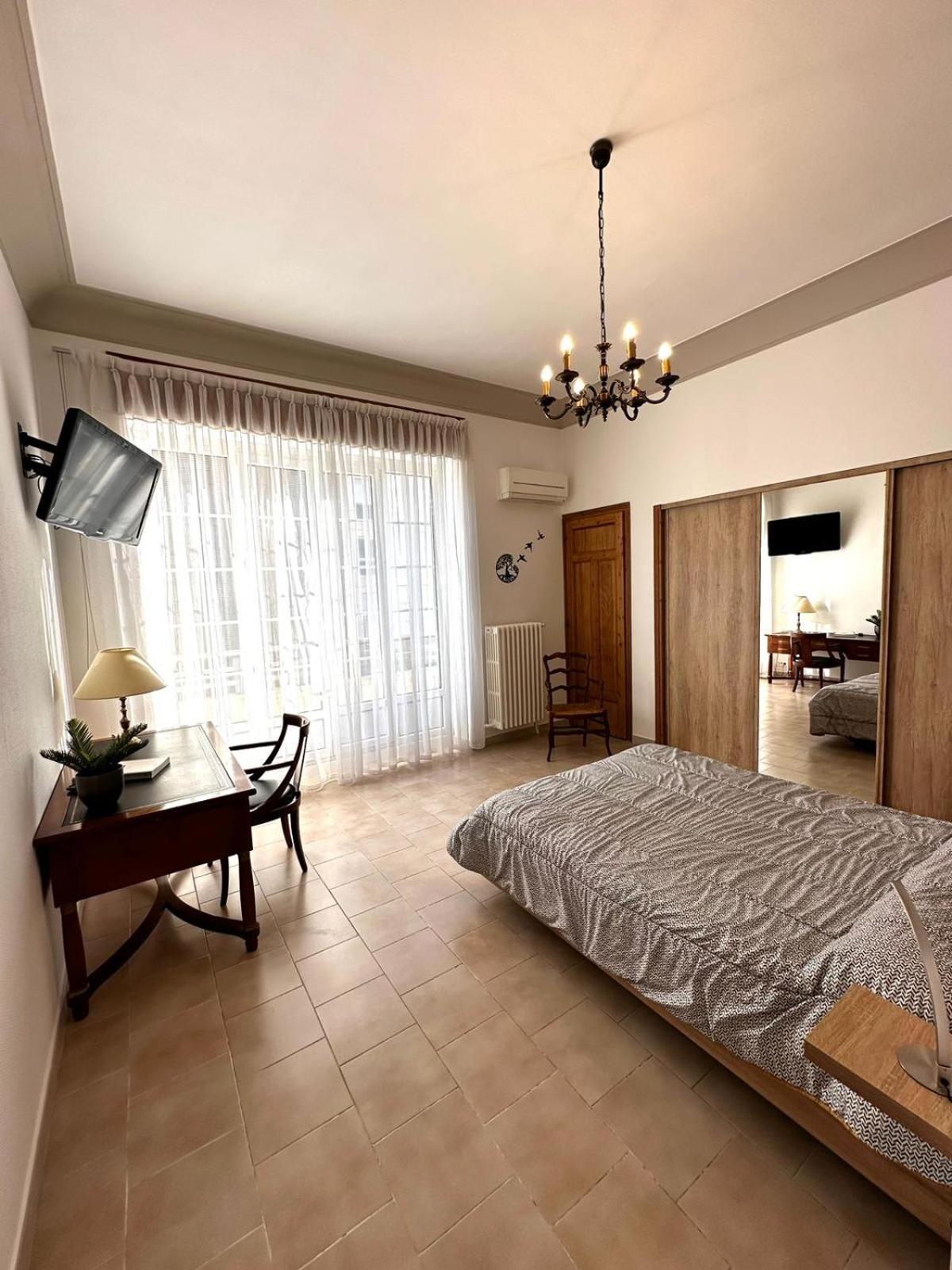 Appartement 4 A 8 Personnes, Spacieux De Standing Classe 4 Etoiles Nîmes Eksteriør bilde